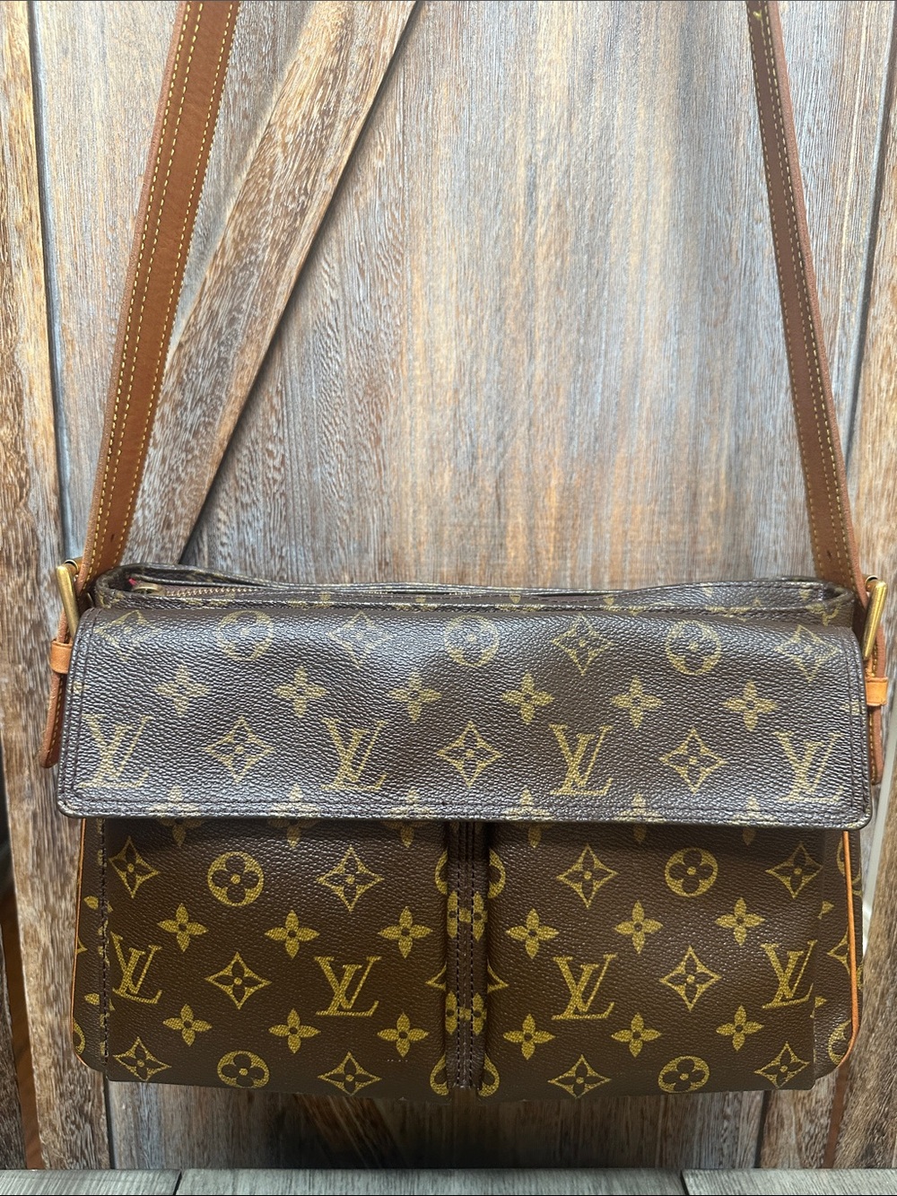 Louis Vuitton Viva-Cite GM Bag with Adjustable Leather Crossbody AUTHENTIC